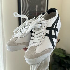 Onitsuka Tiger Black and White US 4
